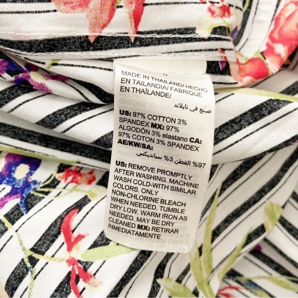 NWOT Chico’s Floral Blouse - Picture 6 of 6